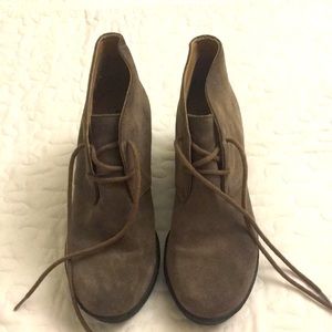 Clarks suede platform boots. Like new. Size 7.